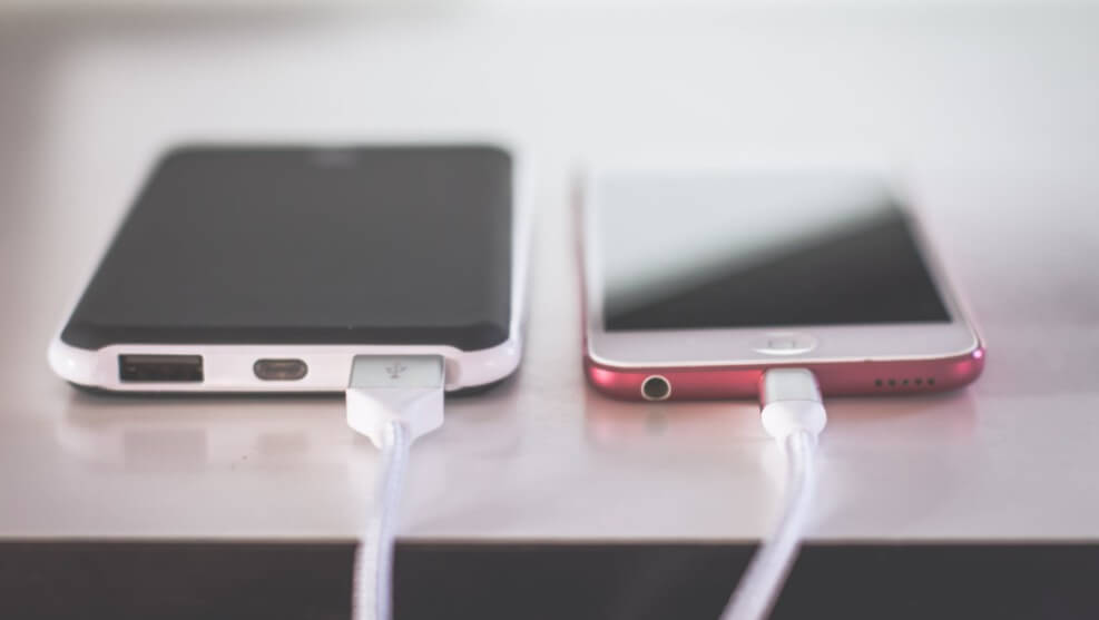 Transfiere fotos de iPhone a Samsung S22 con un cable USB