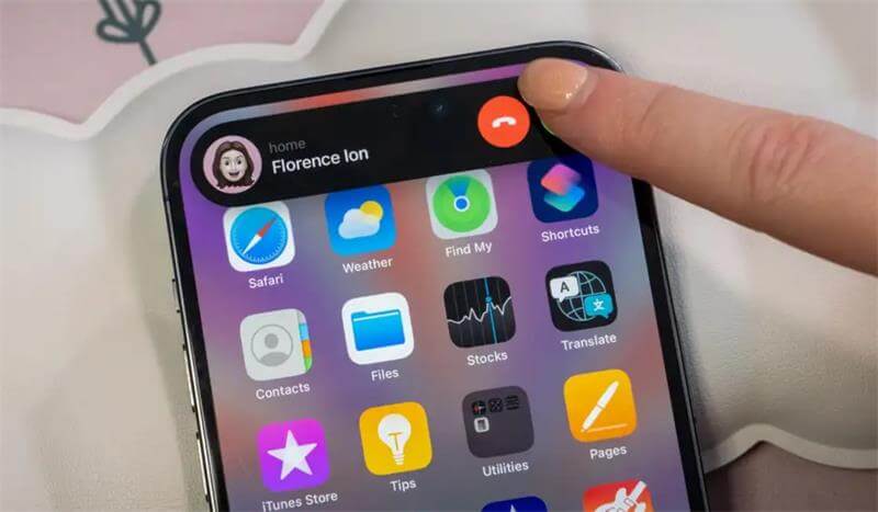 chiamata in arrivo su iPhone 14 pro