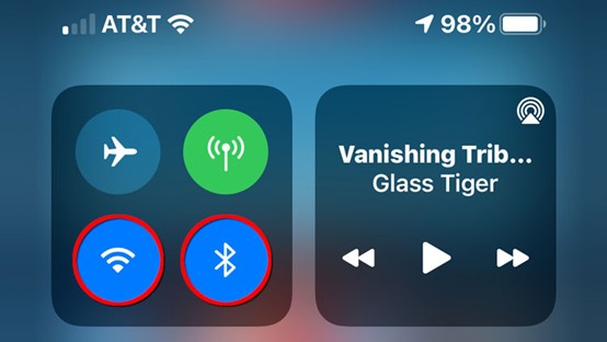 activar Wi-Fi y Bluetooth en el iPhone