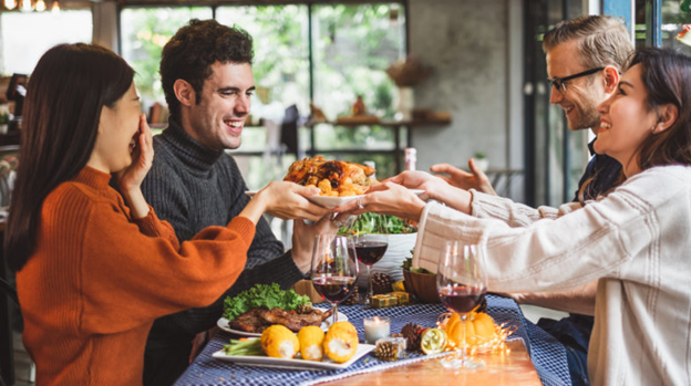 Friendsgiving : Donnez tout et rendez-le mémorable