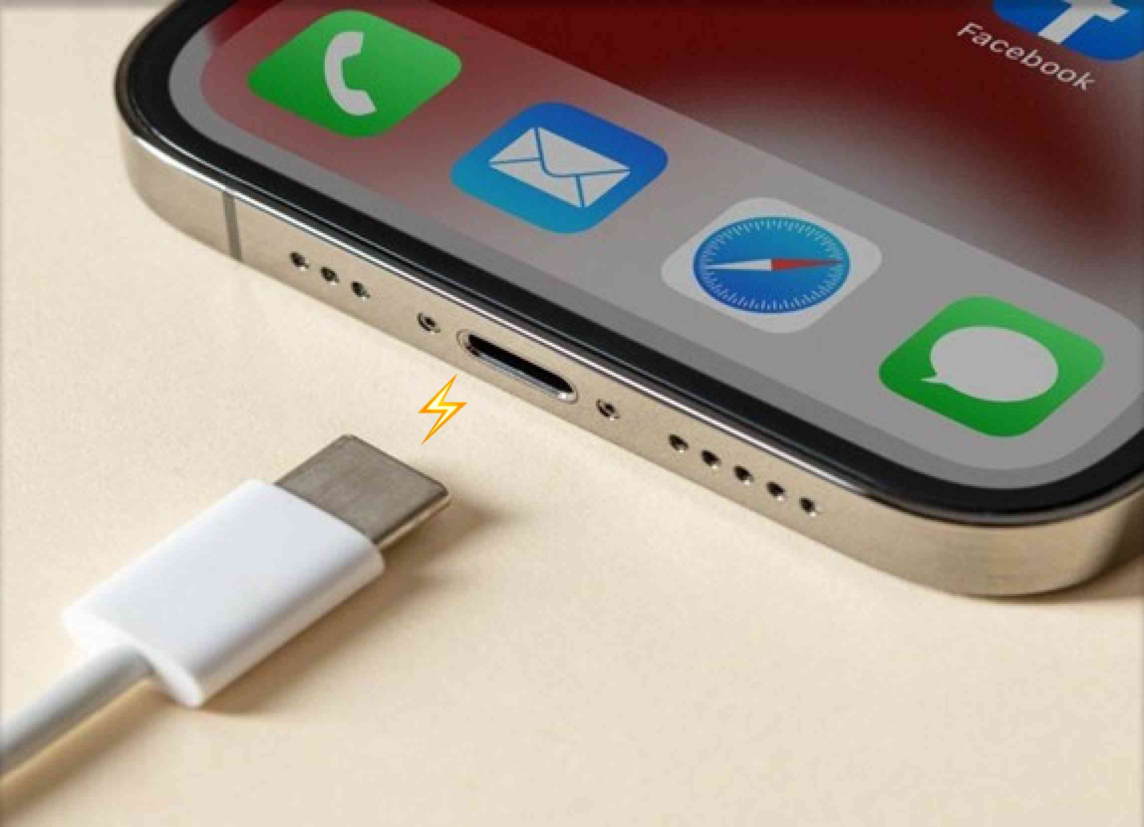 iPhone 15 carregando via USB-C