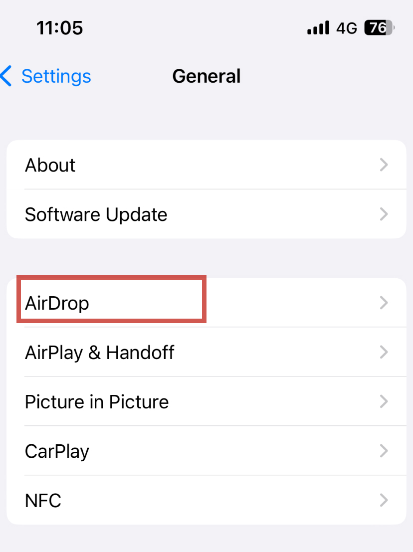 اختر AirDrop في الإعدادات العامة