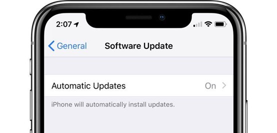 turn on the automatic update on iPhone