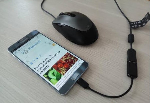 conecta tu teléfono con un ratón usb para desbloquear la pantalla