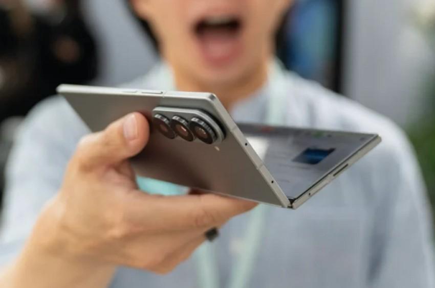 why prefer galaxy z fold 7