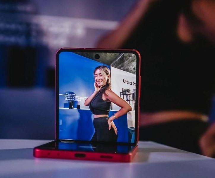 samsung galaxy z flip 7 camera