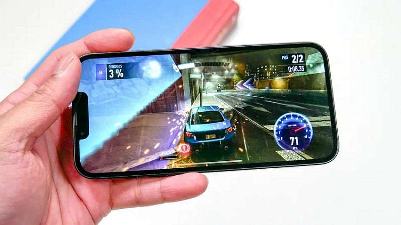 reviewing iphone 17e gaming peformance speed