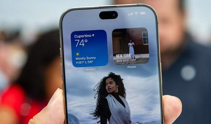 iphone 18 pro display